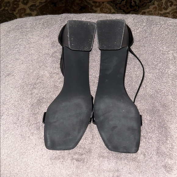 Abound Black Strappy Block Heels - Picture 5 of 6